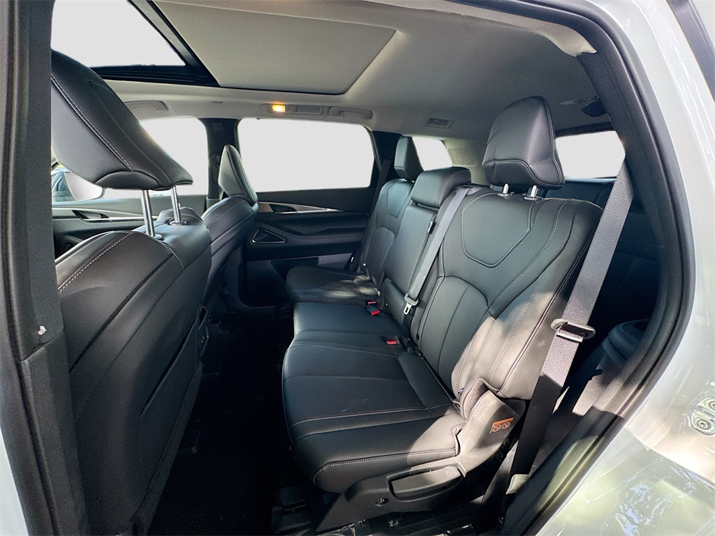 2026 Infiniti QX60 Luxe photo 24