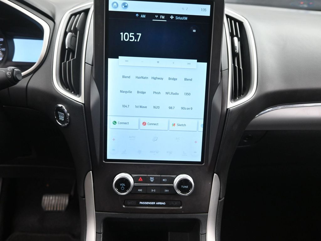 2021 Ford Edge SEL photo 13