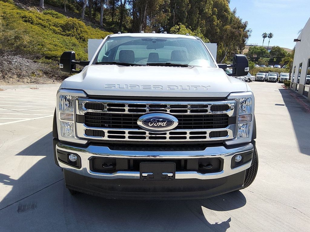 2025 Ford F-550 photo 17
