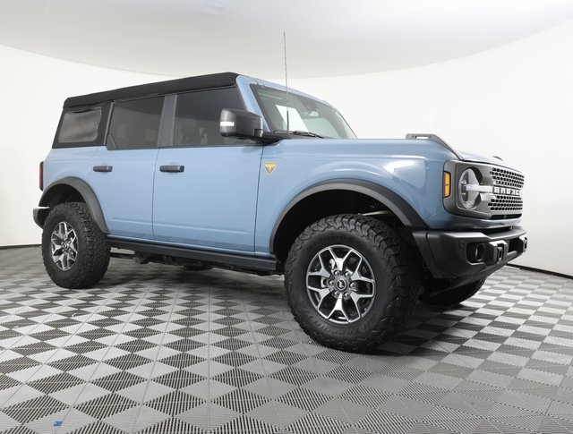 2023 Ford Bronco Badlands photo 3