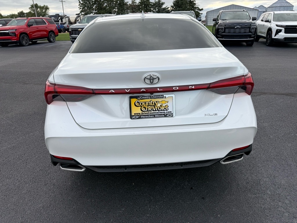 2019 Toyota Avalon XLE photo 4