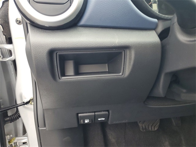 2025 Nissan Versa SV photo 10