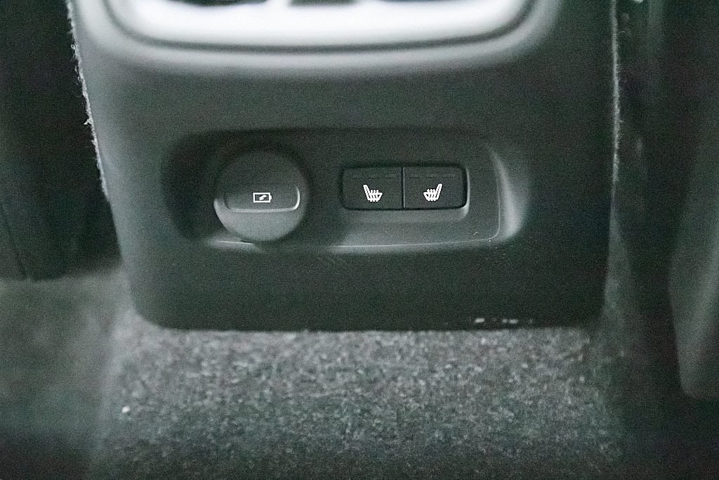 2026 VOLVO XC40 - Image 22