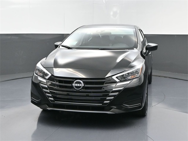 2025 Nissan Versa 1.6 SV photo 2