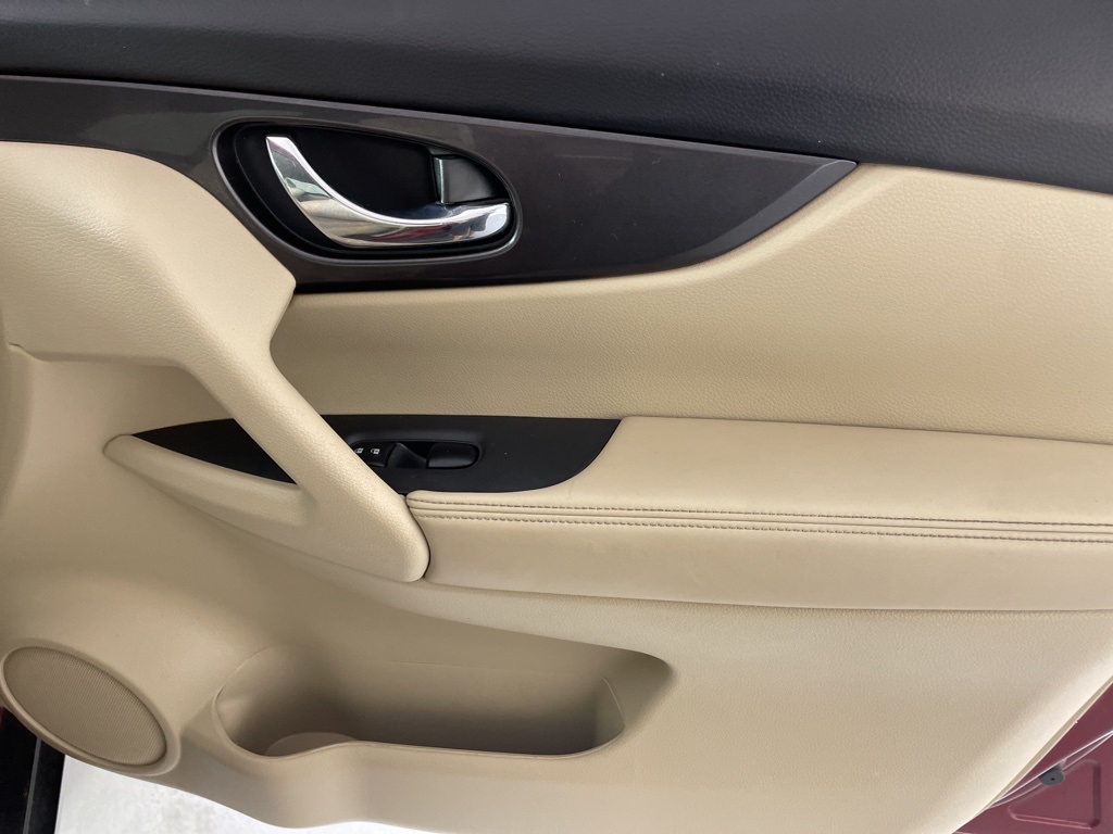 2020 Nissan Rogue SV photo 36