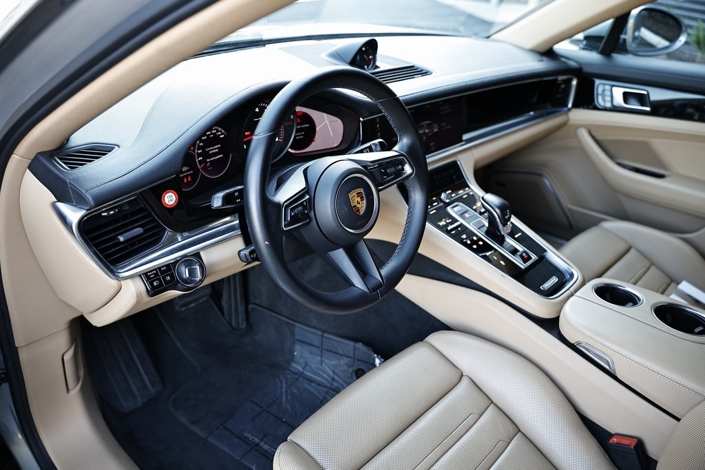 2021 Porsche Panamera 4 photo 4