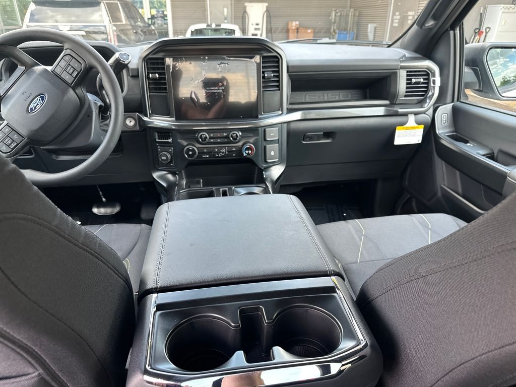 2025 Ford F-150 STX photo 8