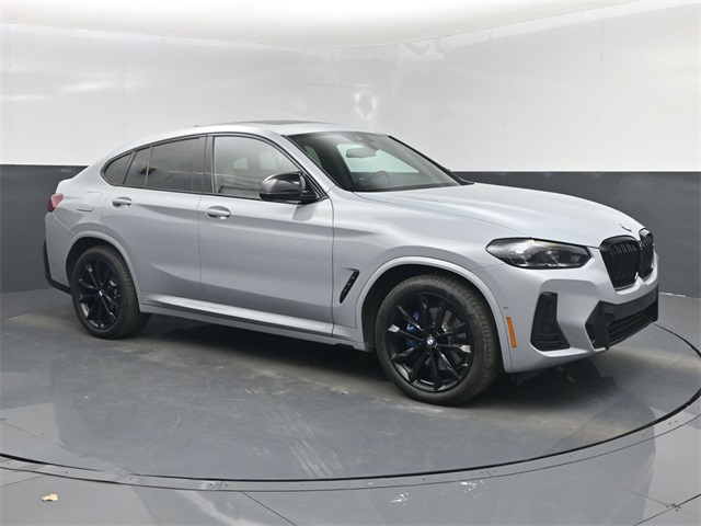 2023 BMW X4 M40i's photo