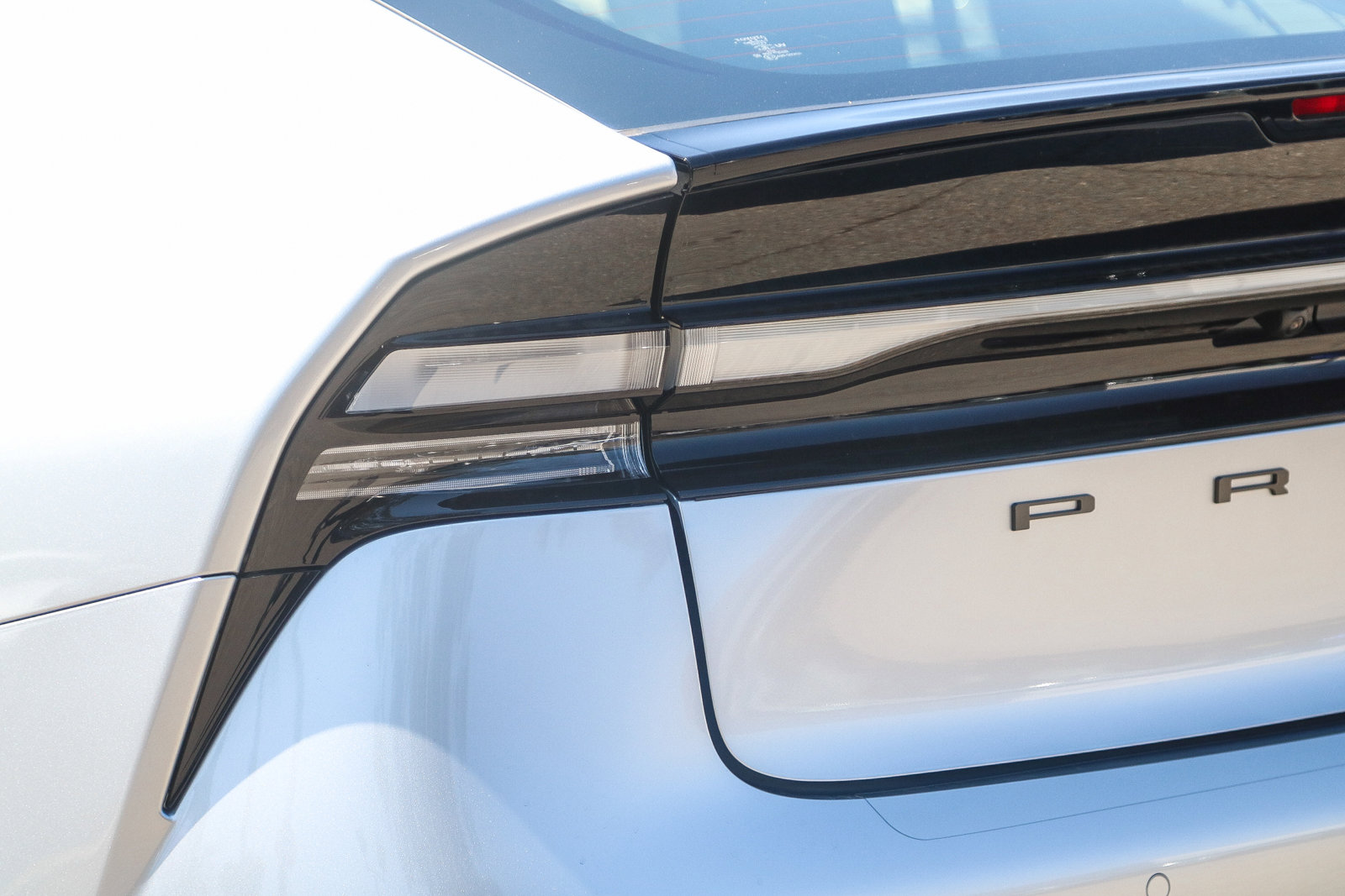 2026 Toyota Prius Plug-in Hybrid SE photo 9