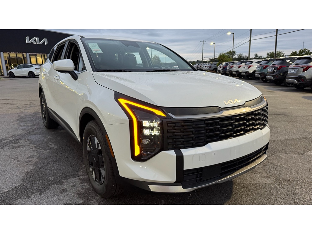 2026 Kia Sportage LX Hybrid's photo