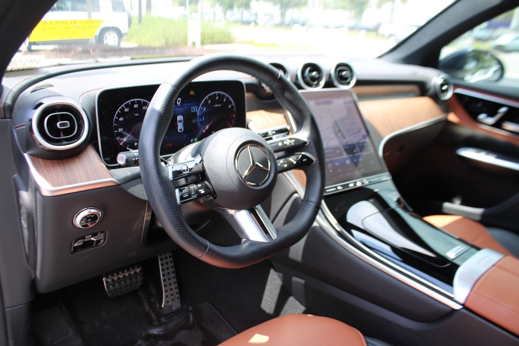 2024 Mercedes Benz GLC 300 4MATIC Coupe photo 4