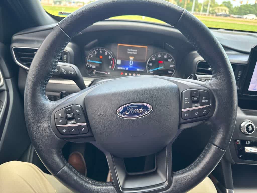 2020 Ford Explorer XLT photo 13