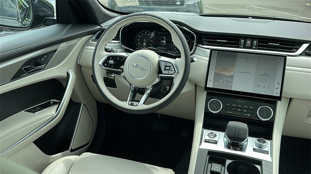 2026 Jaguar F-PACE P250 R-Dynamic S photo 25