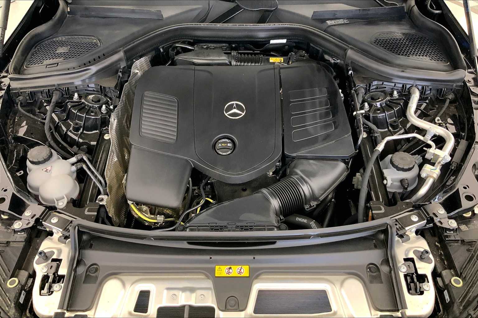 2025 Mercedes Benz GLC 300 4MATIC photo 9