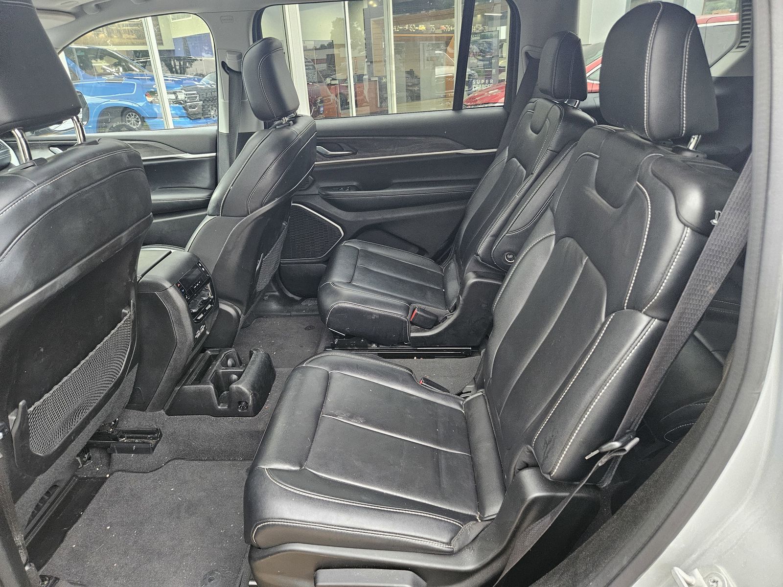 2022 Jeep Grand Cherokee Limited photo 3