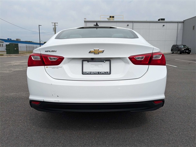 2022 Chevrolet Malibu LS photo 5