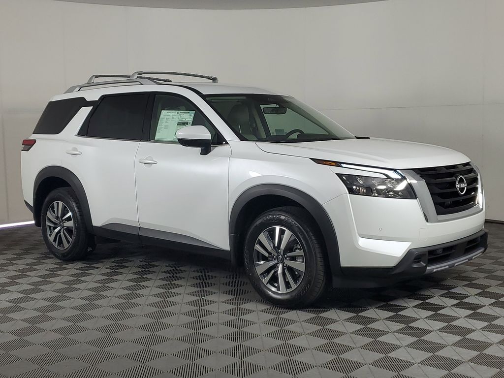 2025 Nissan Pathfinder SL photo 2
