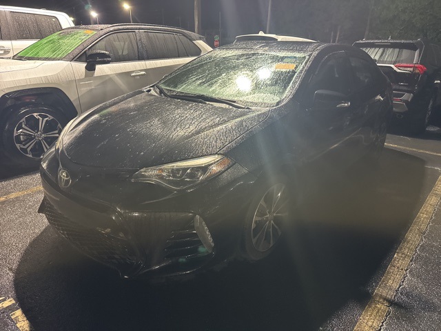 2017 Toyota Corolla SE's photo