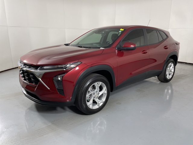 2024 Chevrolet Trax LS photo 4