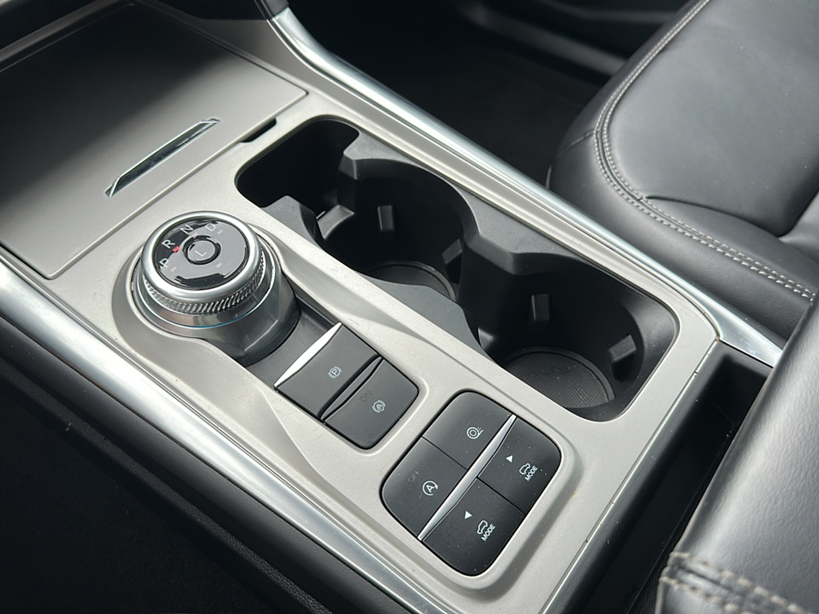 2024 Ford Explorer XLT photo 27
