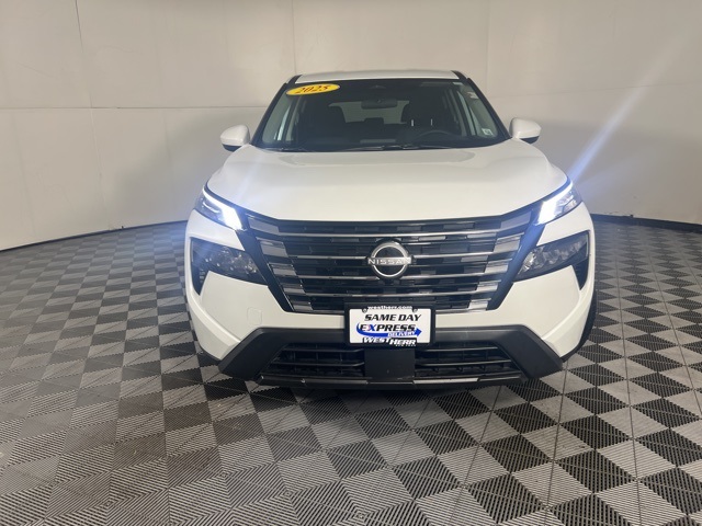 2025 Nissan Rogue SV photo 15