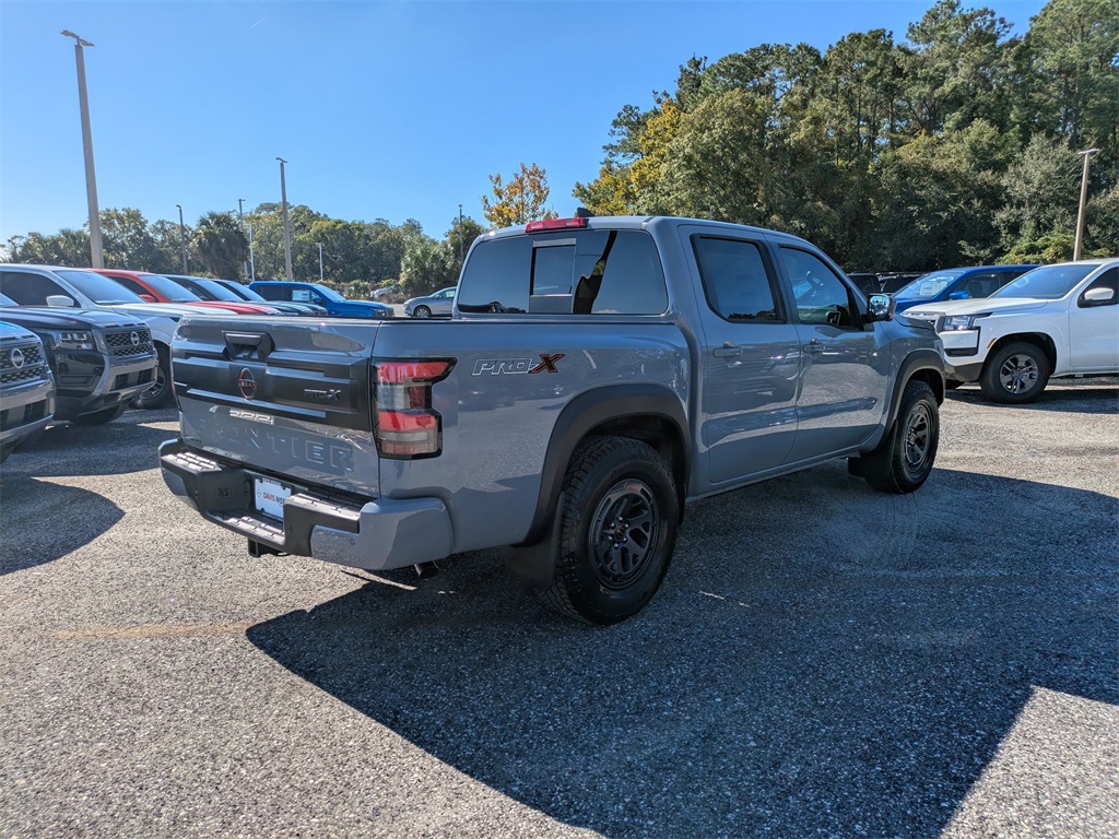 2026 Nissan Frontier Crew Cab PRO-X photo 3