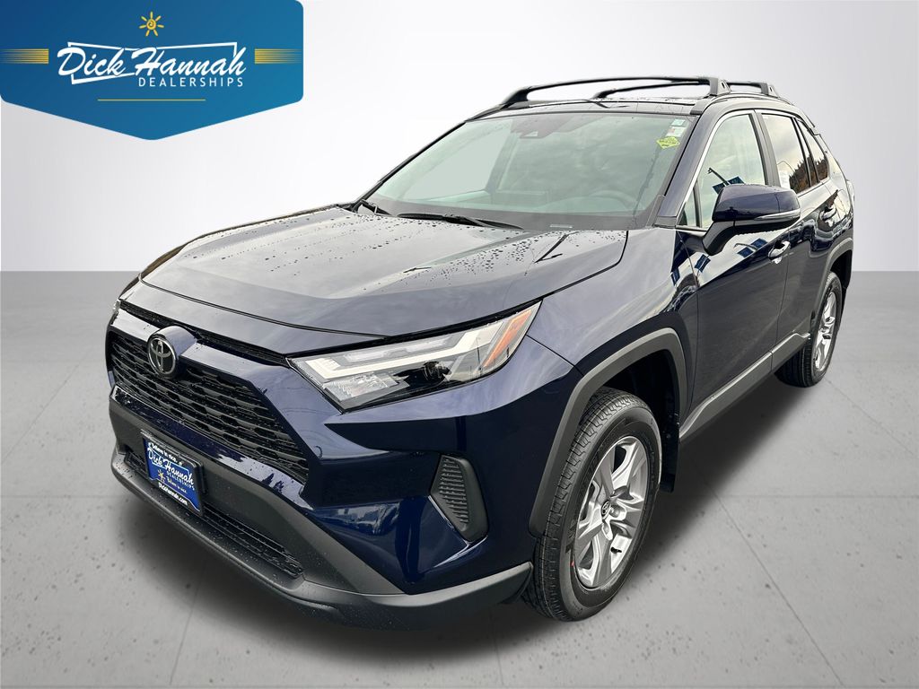 2025 Toyota RAV4 XLE's photo