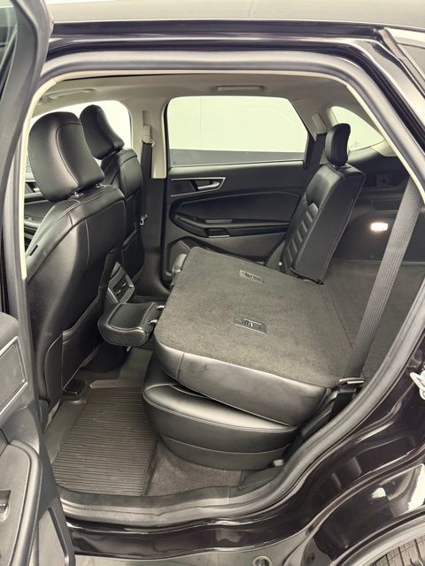 2022 Ford Edge SEL photo 47