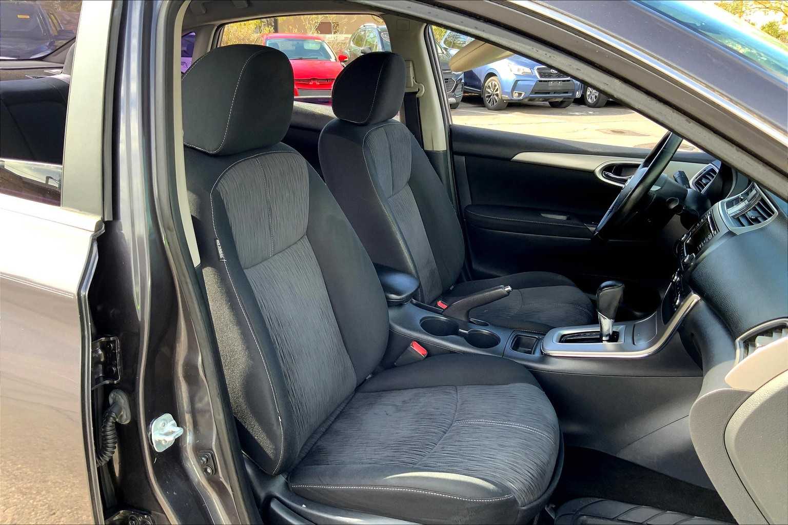 2015 Nissan Sentra SV photo 8