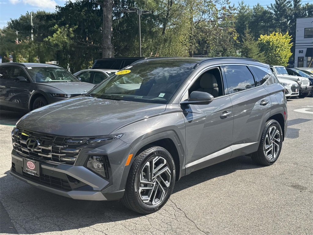 2025 Hyundai Tucson Limited photo 2