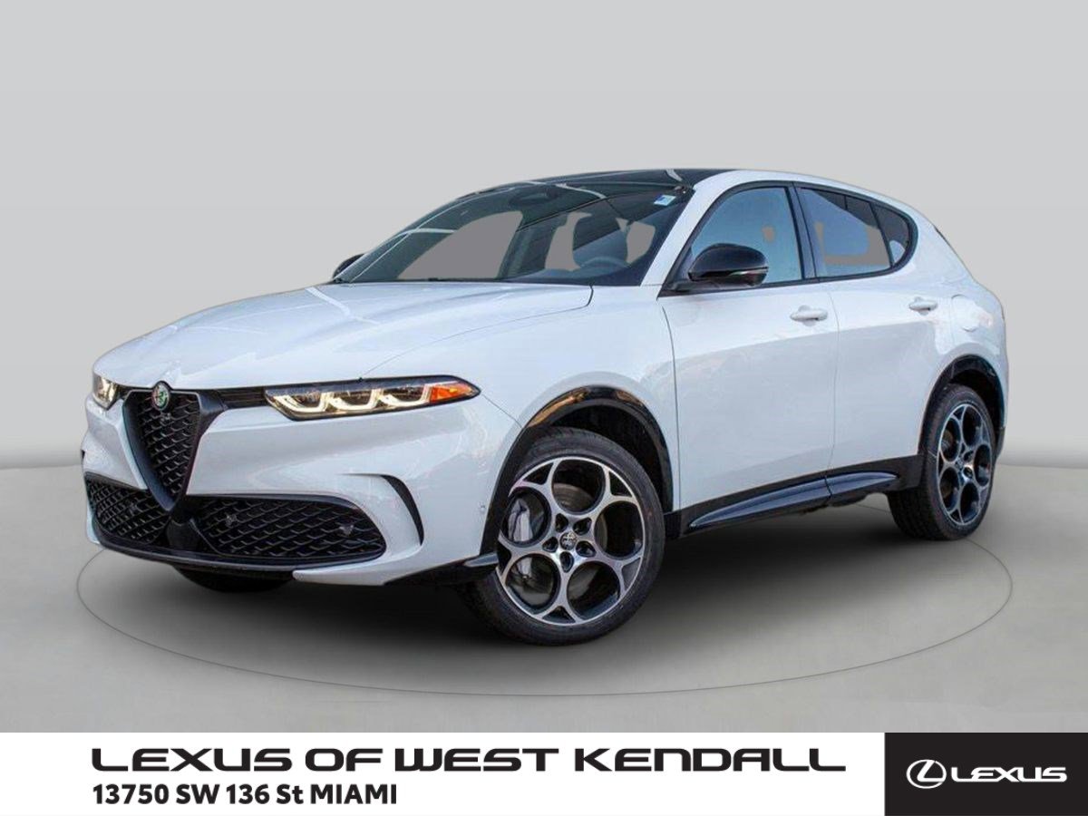 2025 Alfa Romeo Tonale Base's photo