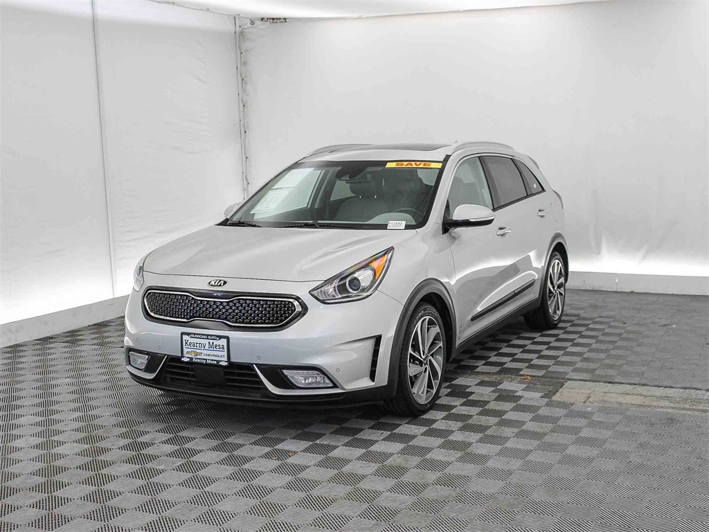 2017 Kia Niro Touring photo 2