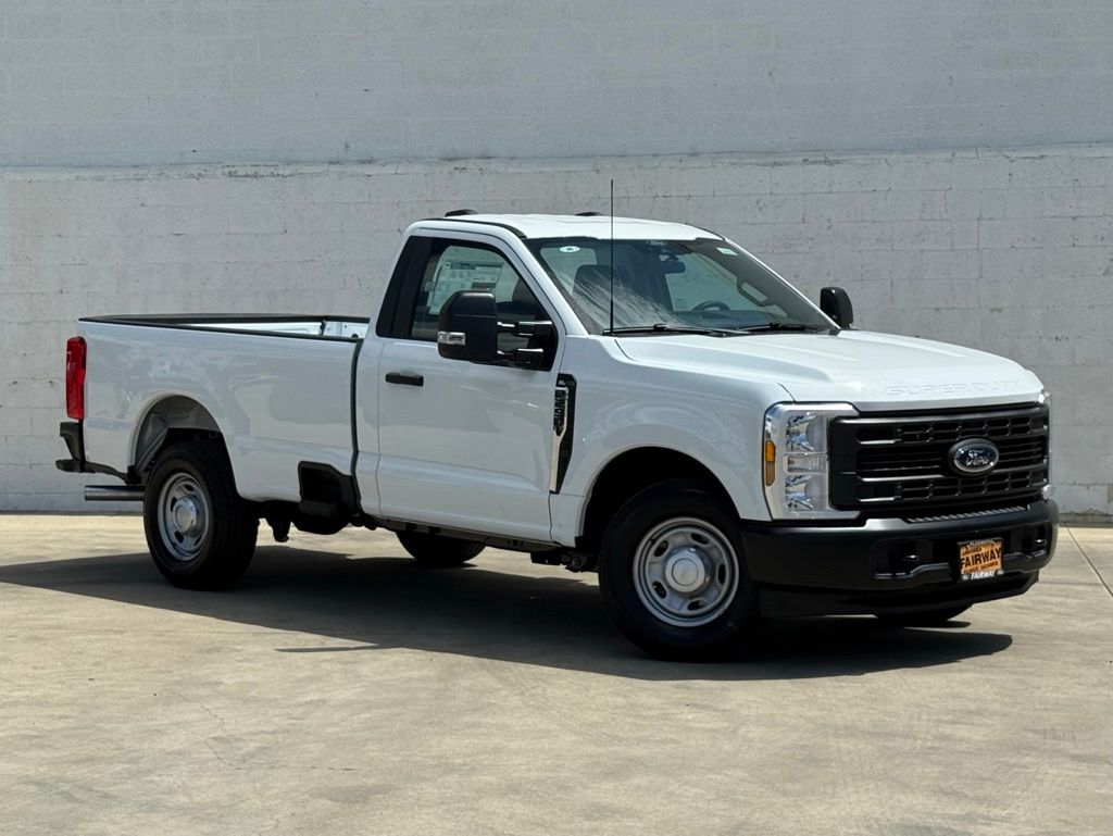 2026 Ford F-250 Super Duty XL's photo