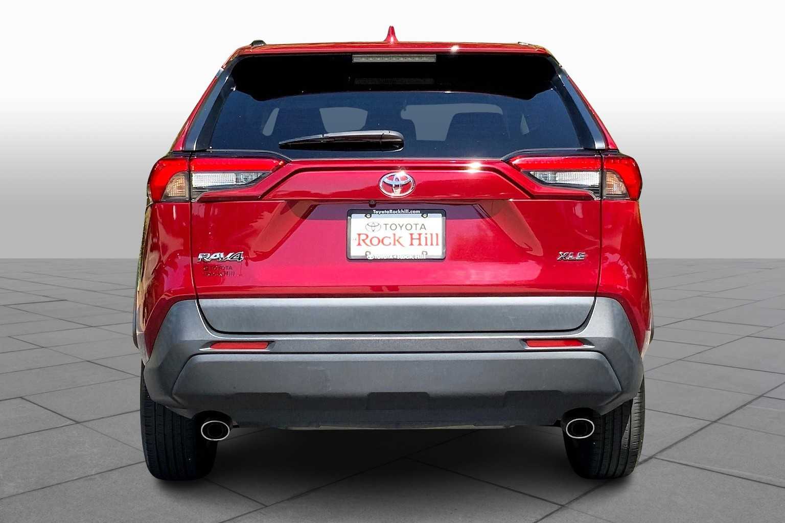 2023 Toyota RAV4 XLE photo 4