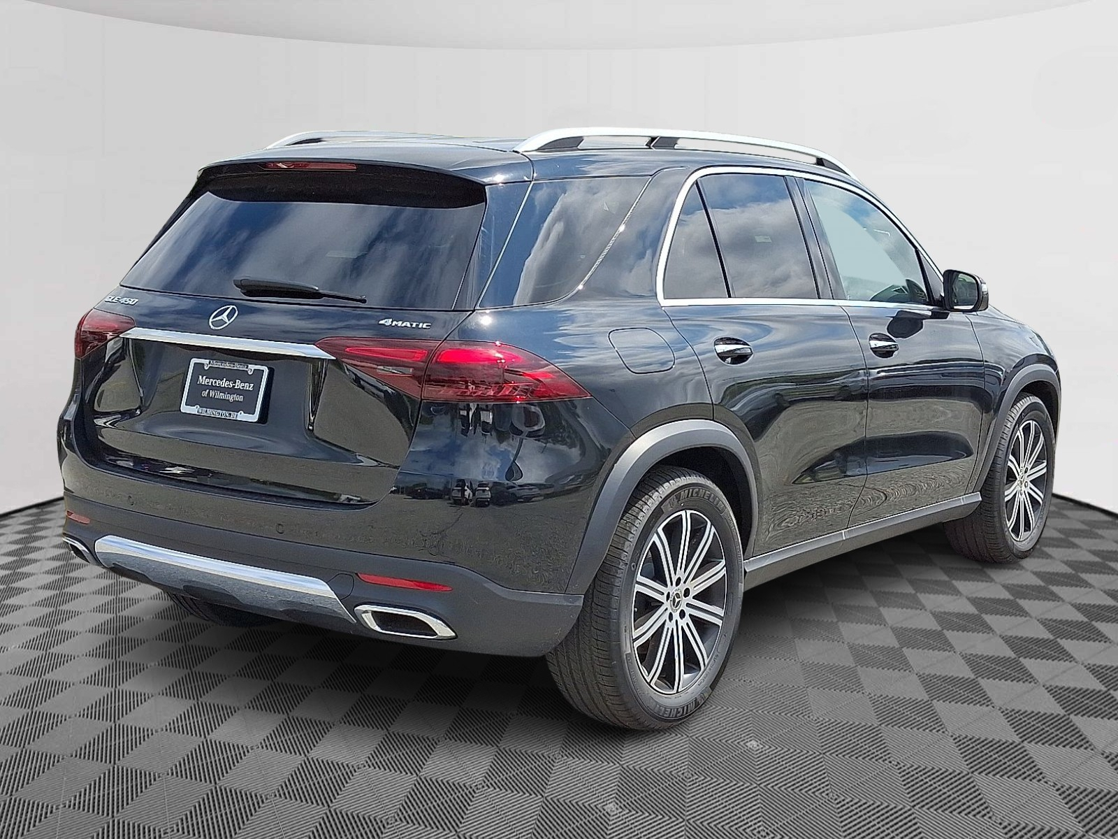 2025 Mercedes Benz GLE 450 4MATIC photo 4
