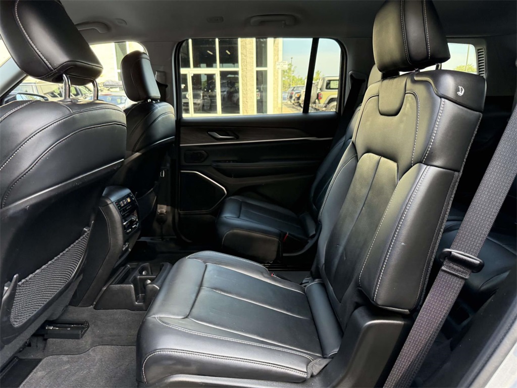 2022 Jeep Grand Cherokee Limited photo 13