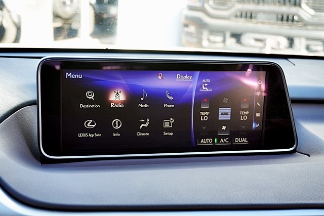 Used 2017 White Lexus 350 image 24