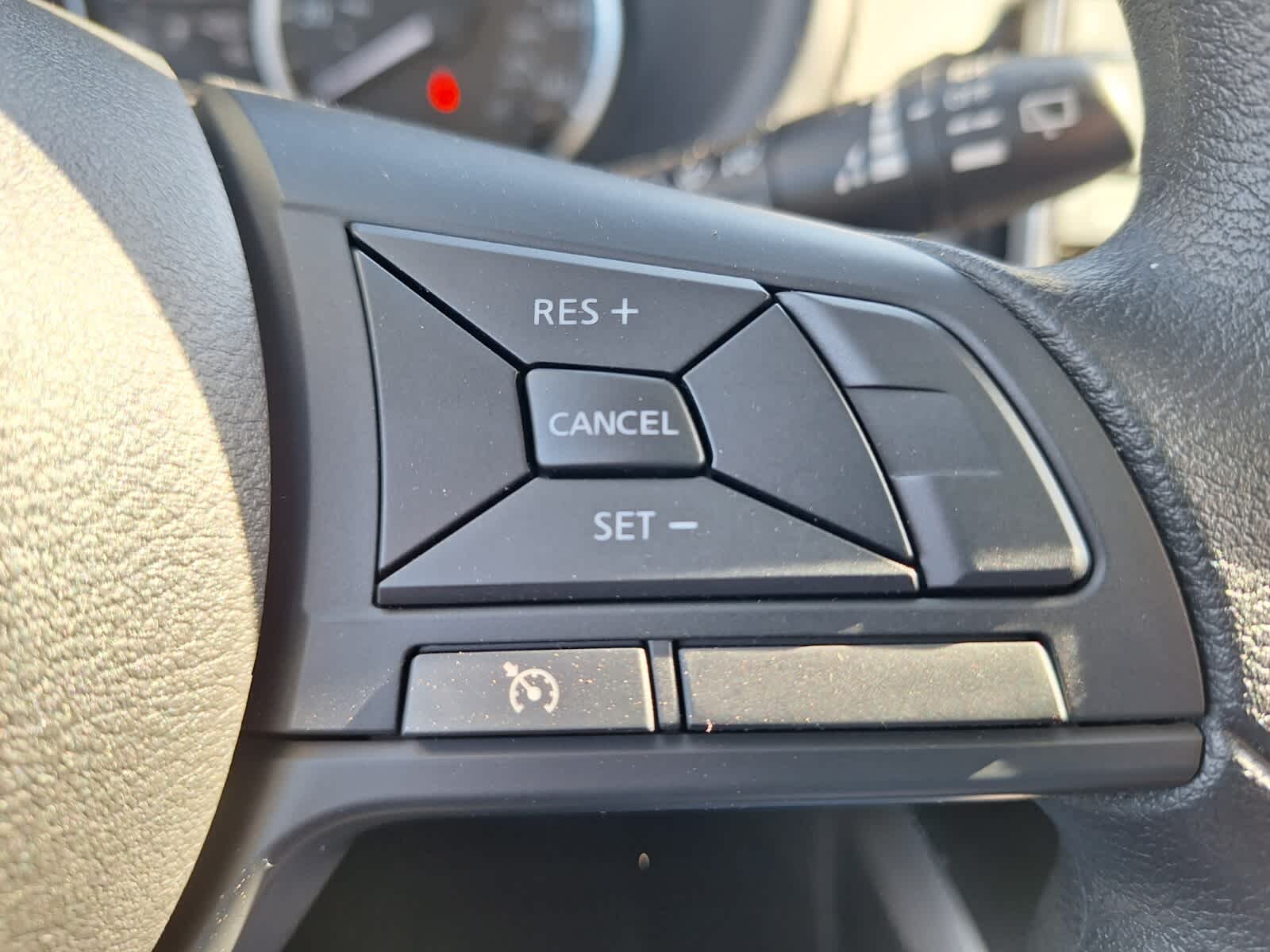 2025 Nissan Kicks Play S photo 14