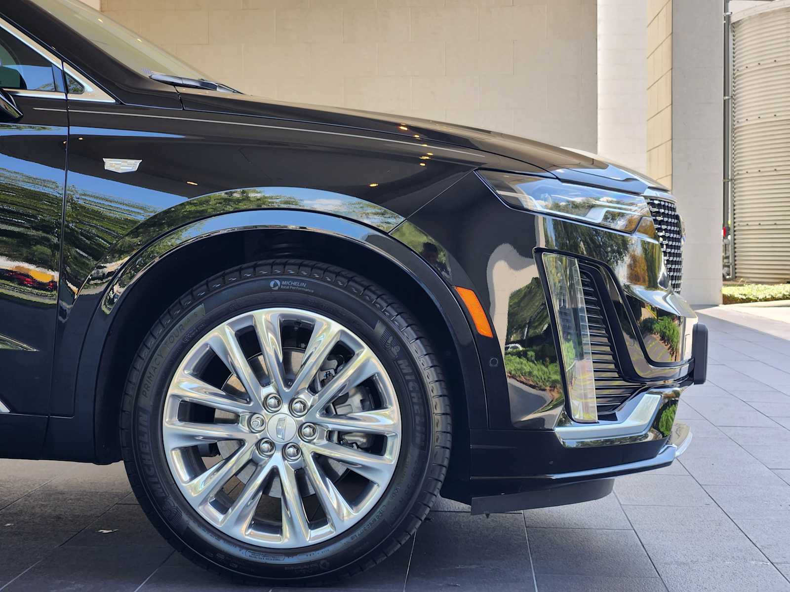 2025 Cadillac XT6 Premium Luxury photo 4
