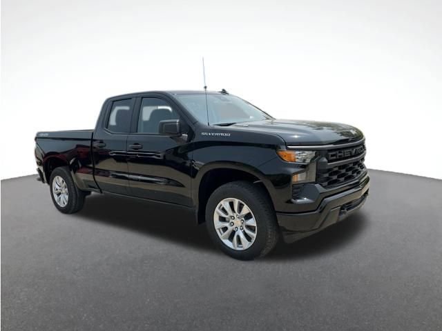 2025 Chevrolet Silverado 1500 Custom photo 3