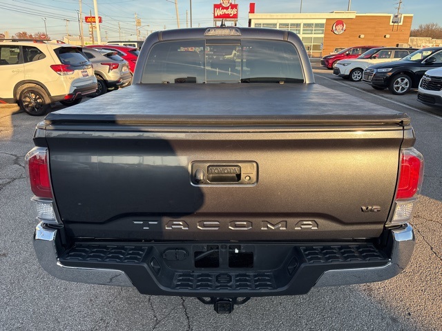 2022 Toyota Tacoma TRD Off-Road photo 3