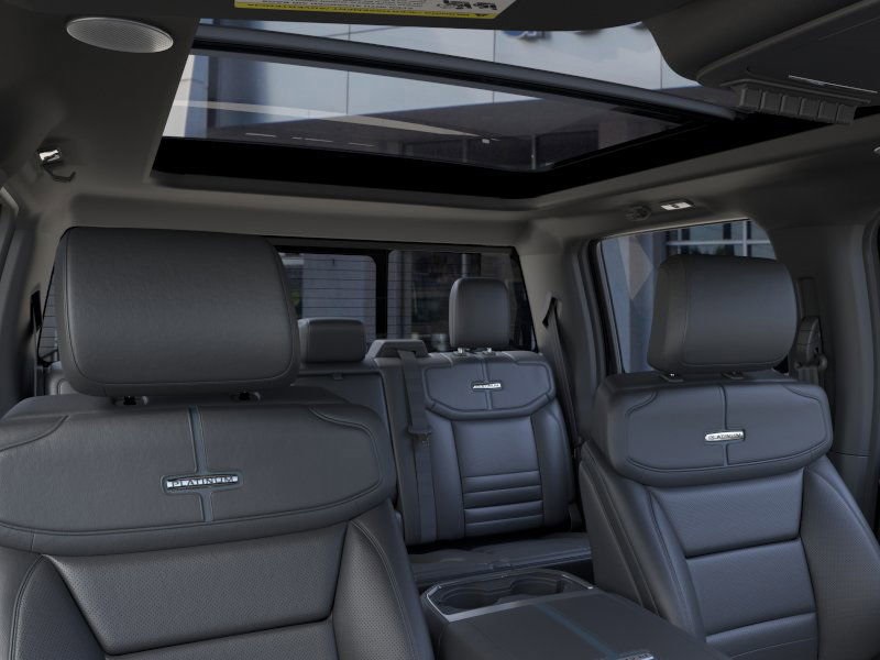 2025 Ford F-250 Platinum photo 21