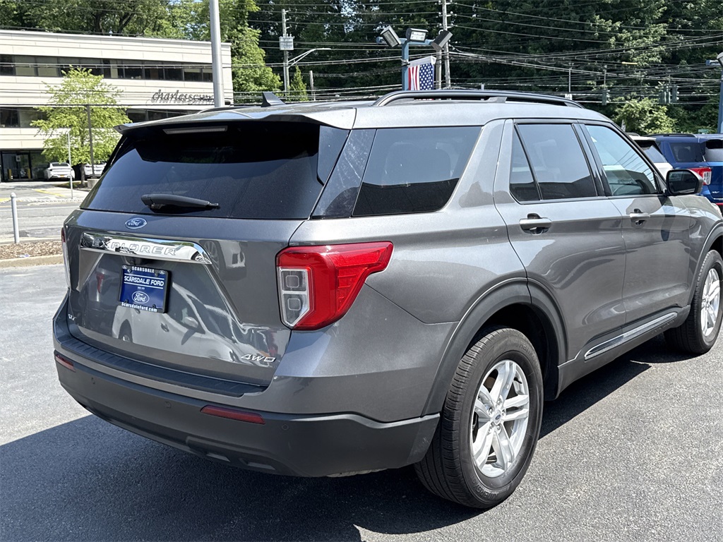 2022 Ford Explorer XLT photo 3