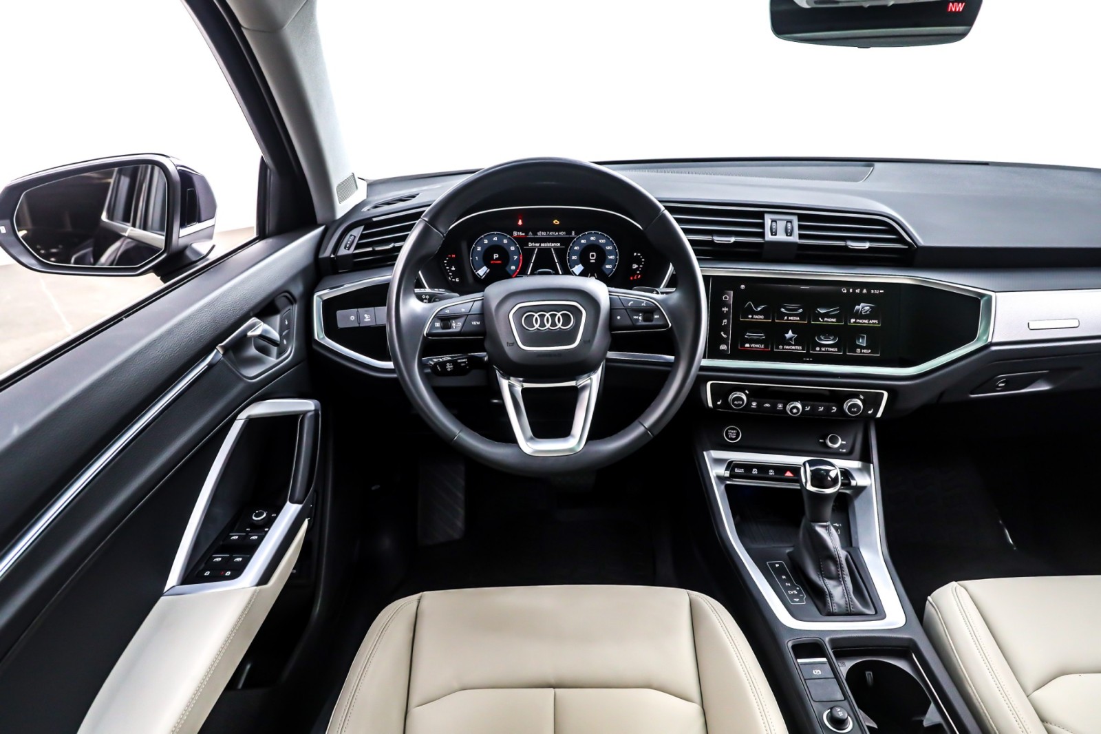 2023 Audi Q3 S line Premium Plus 45 TFSI photo 4