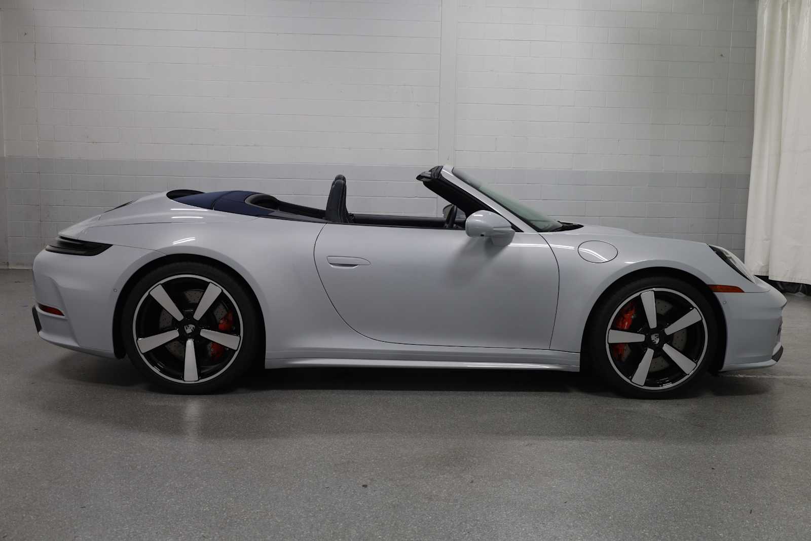 2025 Porsche 911 S photo 10