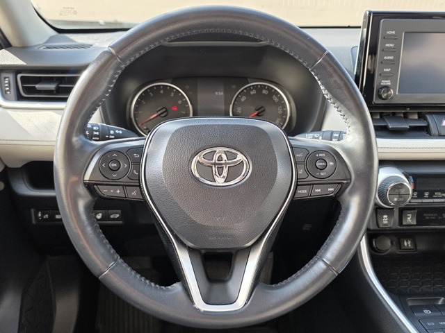2019 Toyota RAV4 XLE photo 16