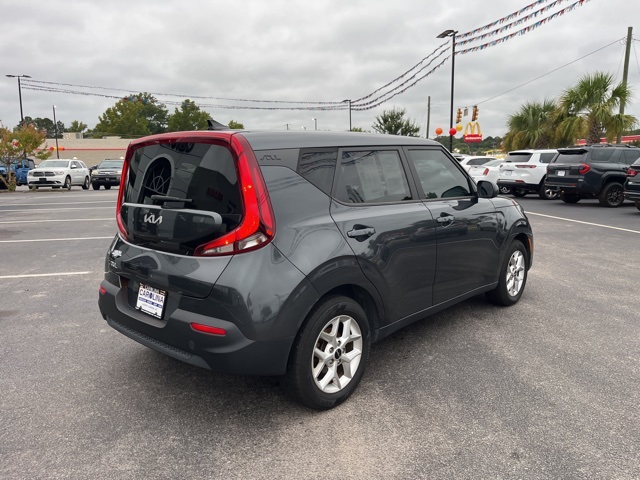 2022 Kia Soul S photo 2