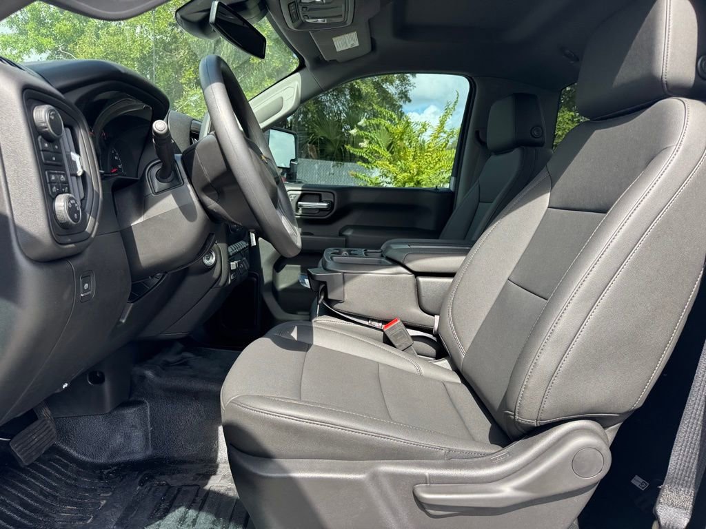 2025 Chevrolet Silverado 3500HD photo 9