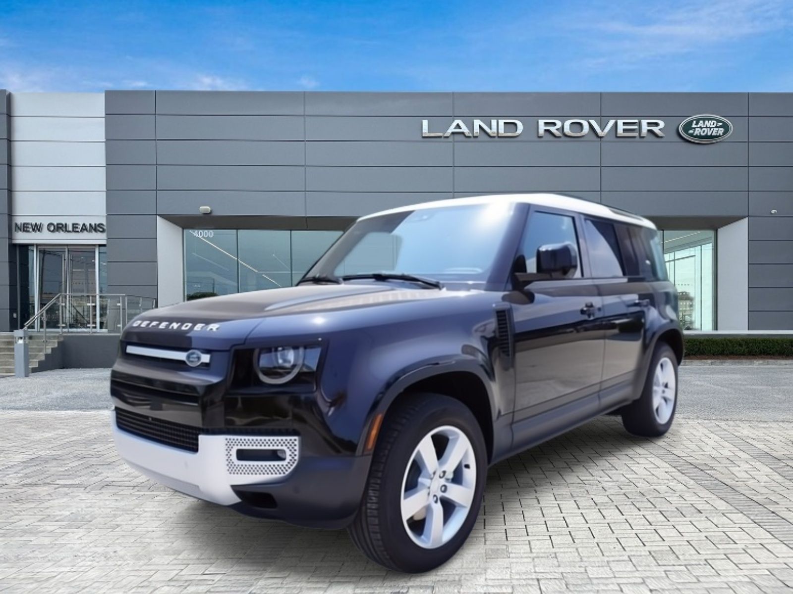 2024 Land Rover Defender S's photo