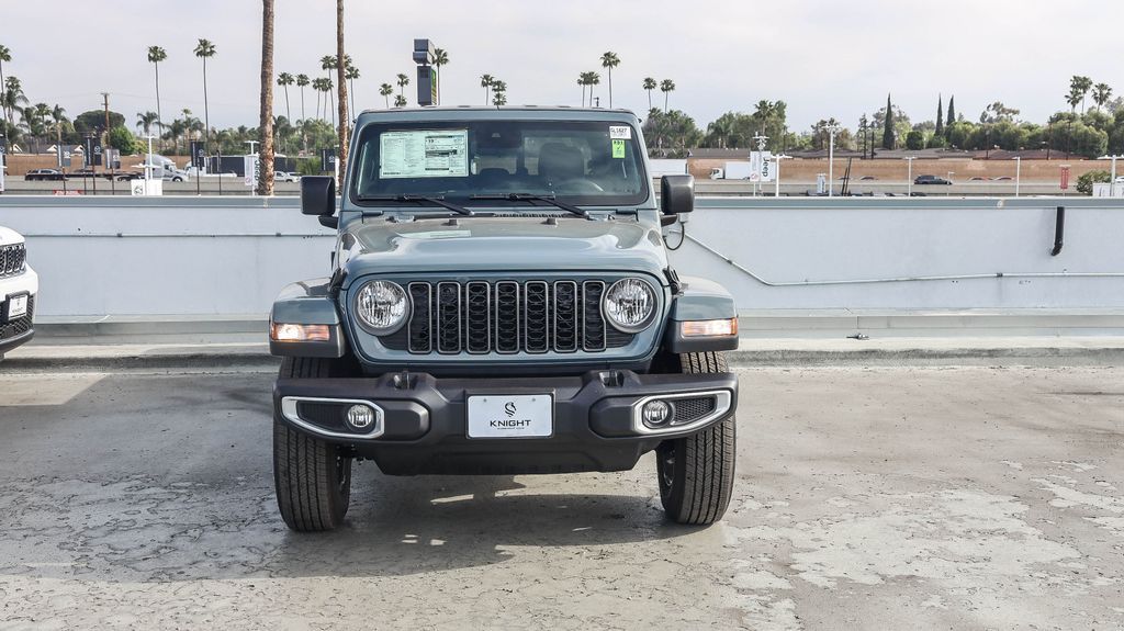 2025 Jeep Gladiator Sport S photo 3
